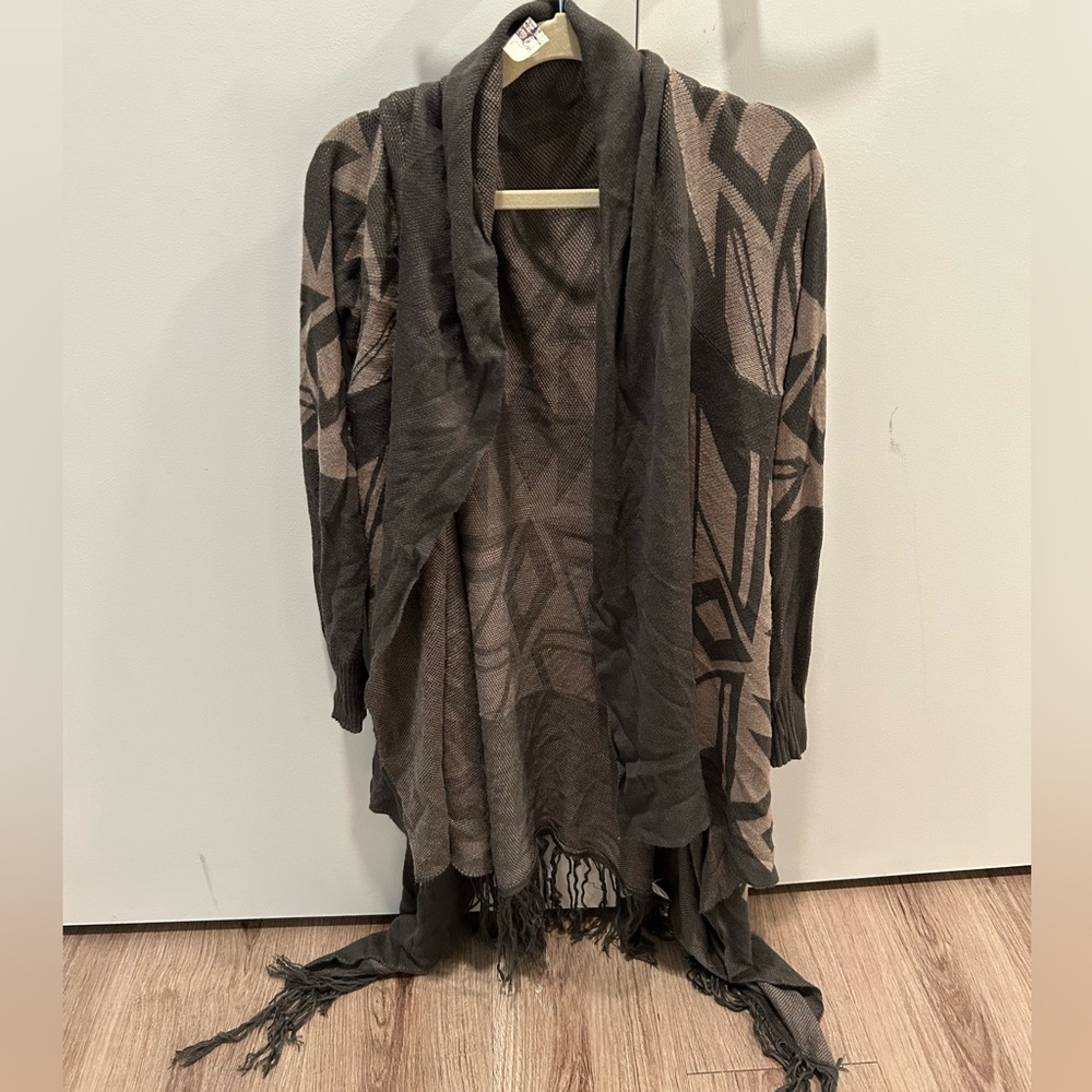 Cardigan Women’s throw Top green and tan size small